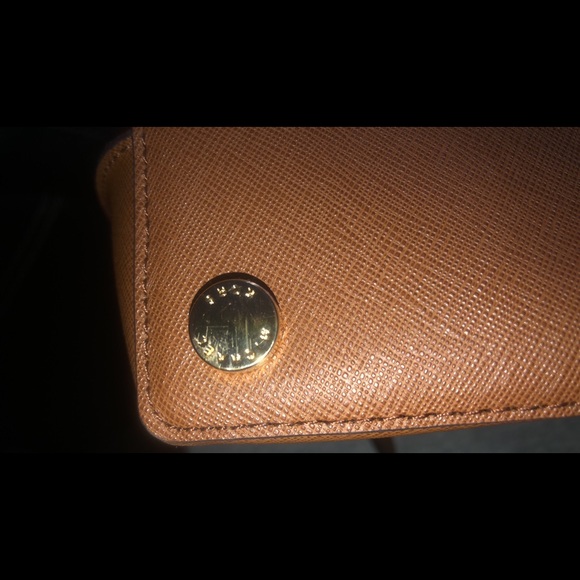 Mk new brown cross body purse with 3 compartments. New - Picture 6 of 6